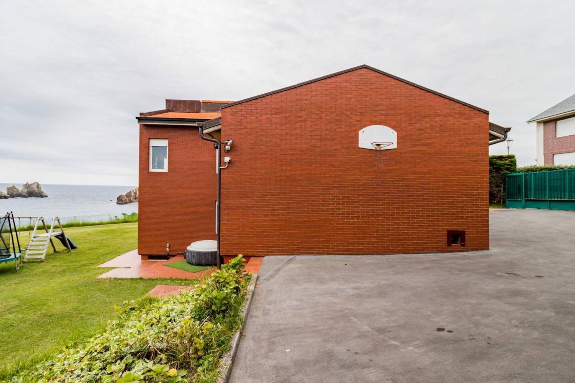 Spacious House With Sea View In Liencres + Jacuzzi Exterior photo